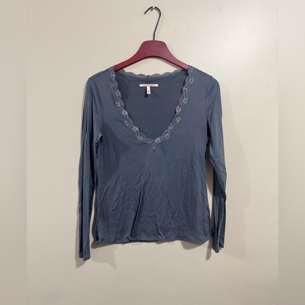 Victoria's Secret Lace Detail Deep V-Neck Long Sleeve Top Woman’s Size Small